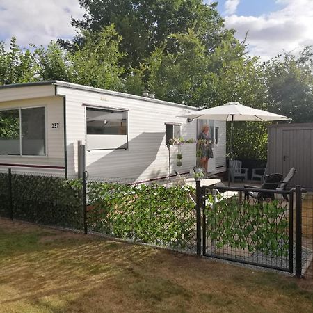 Stacaravan Op 5 Sterren Vakantiepark De Kuilart Friesland Aan Het Meer Met Zwembad 5P 237 Koudum Bagian luar foto