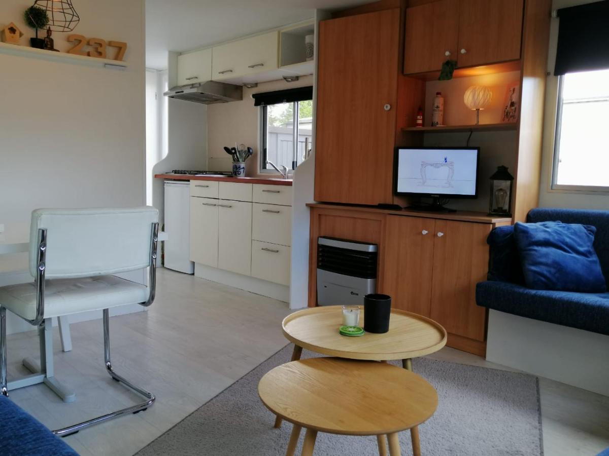 Stacaravan Op 5 Sterren Vakantiepark De Kuilart Friesland Aan Het Meer Met Zwembad 5P 237 Koudum Bagian luar foto
