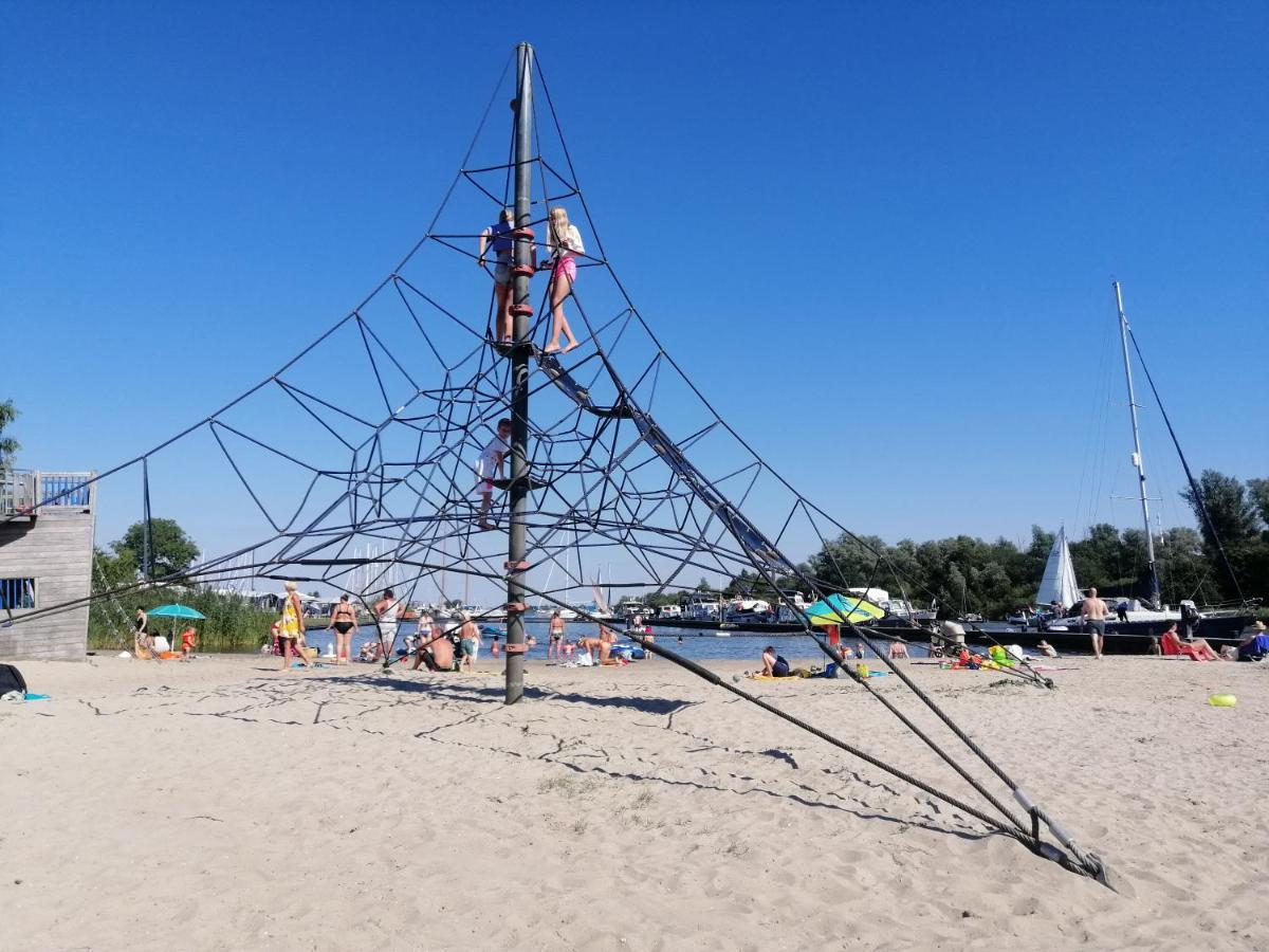 Stacaravan Op 5 Sterren Vakantiepark De Kuilart Friesland Aan Het Meer Met Zwembad 5P 237 Koudum Bagian luar foto