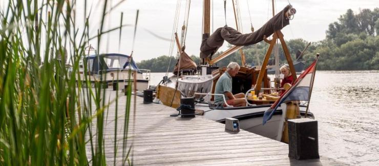 Stacaravan Op 5 Sterren Vakantiepark De Kuilart Friesland Aan Het Meer Met Zwembad 5P 237 Koudum Bagian luar foto